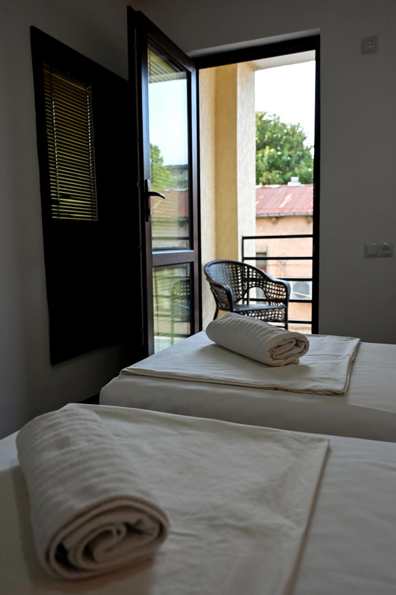 Starhostel คูทายสิ ภายนอก รูปภาพ